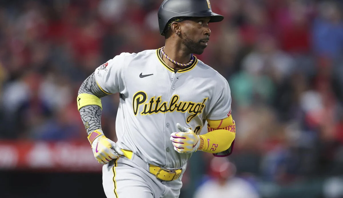 Andrew McCutchen's three-run homer keys Pirates' offense in win over