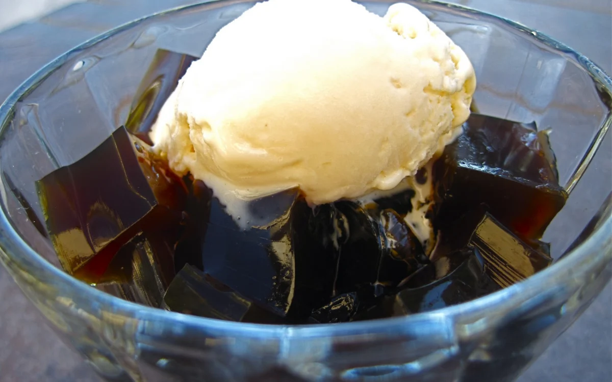 Rachel & Maya: Coffee Jelly With Ice Cream