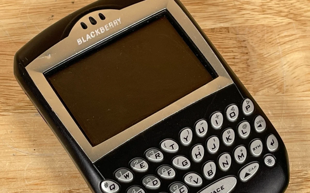 Rim Blackberry Logo