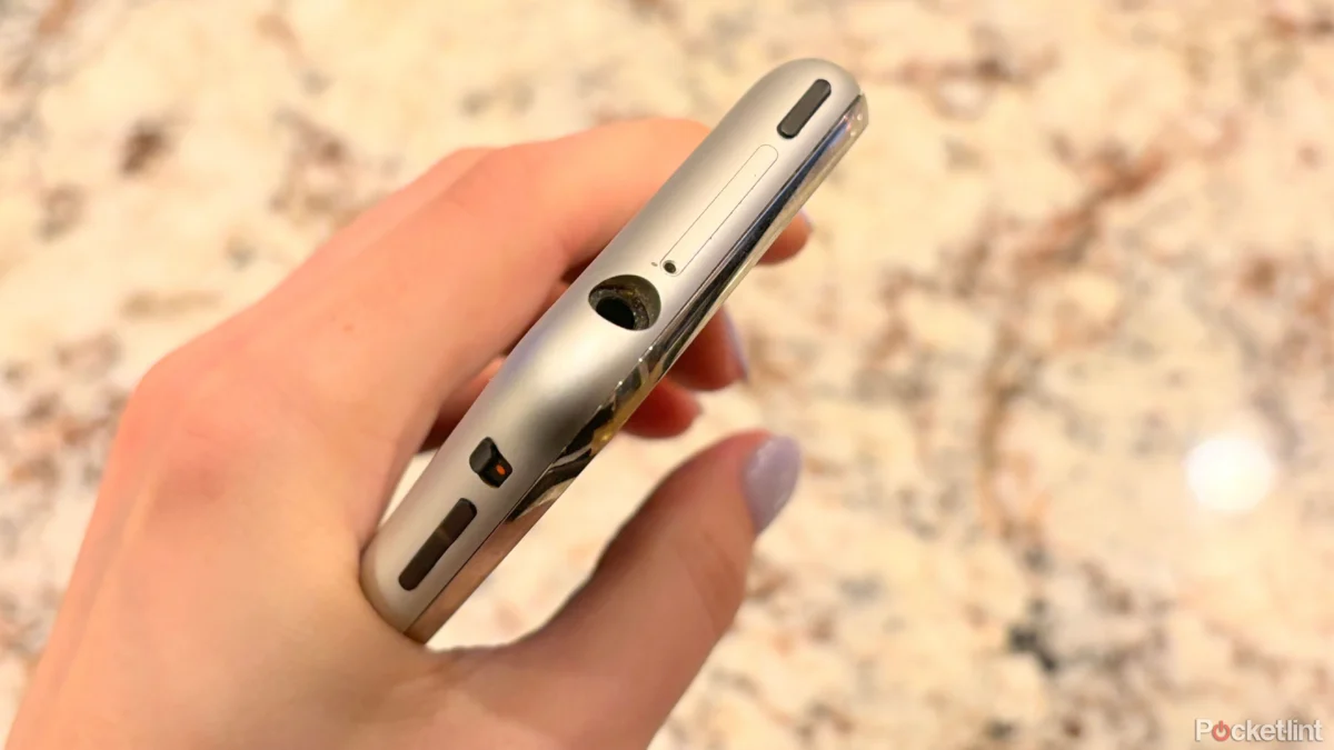 Why Phones Lost the Headphone Jack