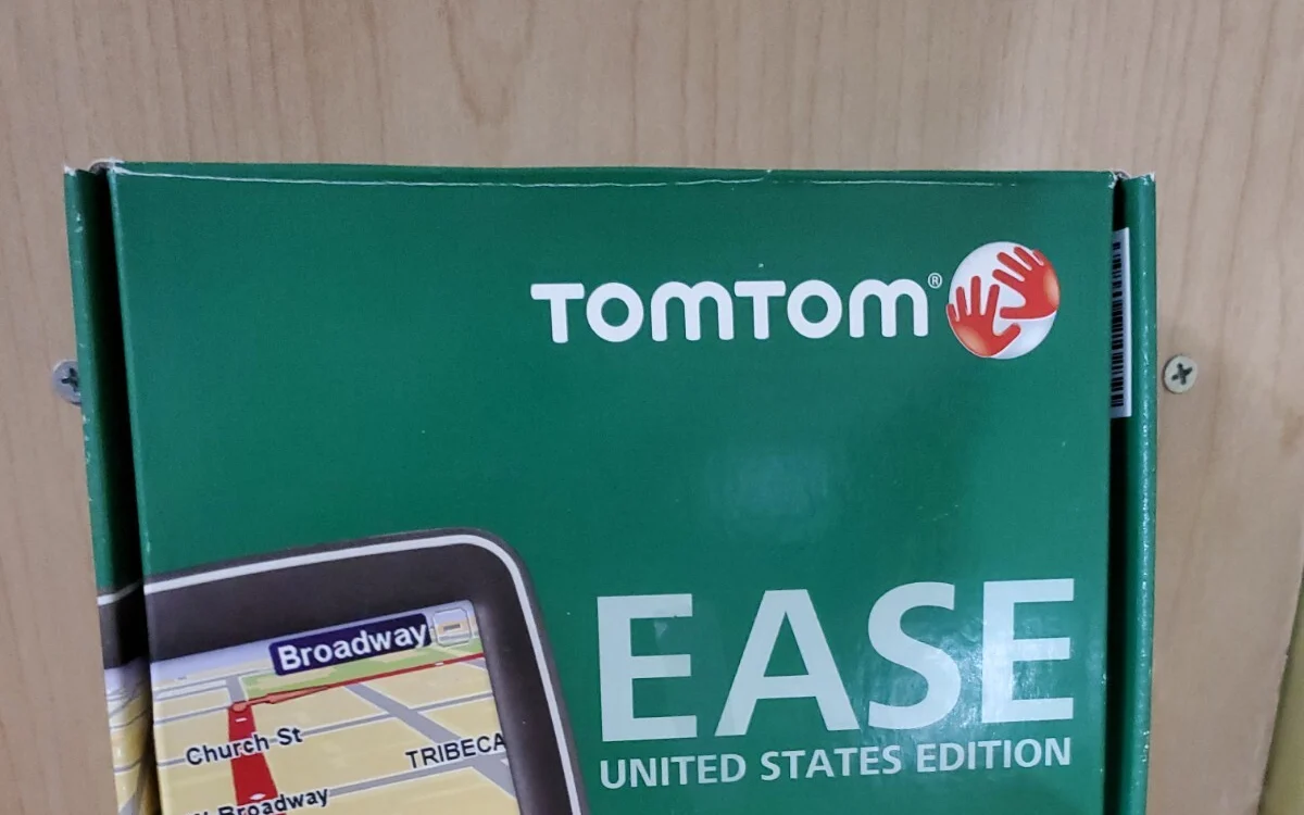 TomTom Ease United States USA Maps Edition Fold & Go EasyPort Mount