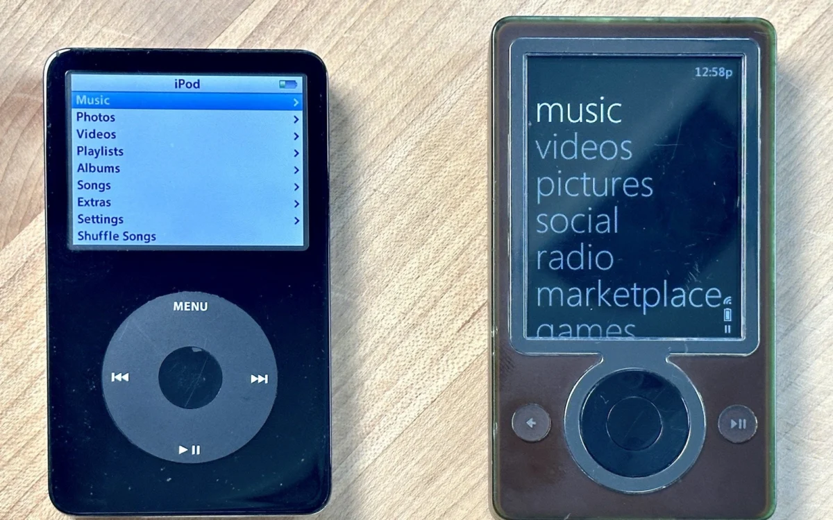 Apple iPod and Microsoft Zune: the two hottest gadgets of 2006 : r/pics