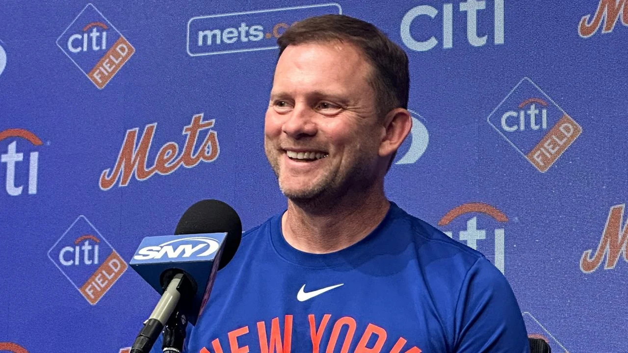 Mets hire Andy Green as full-time manager on three-year deal