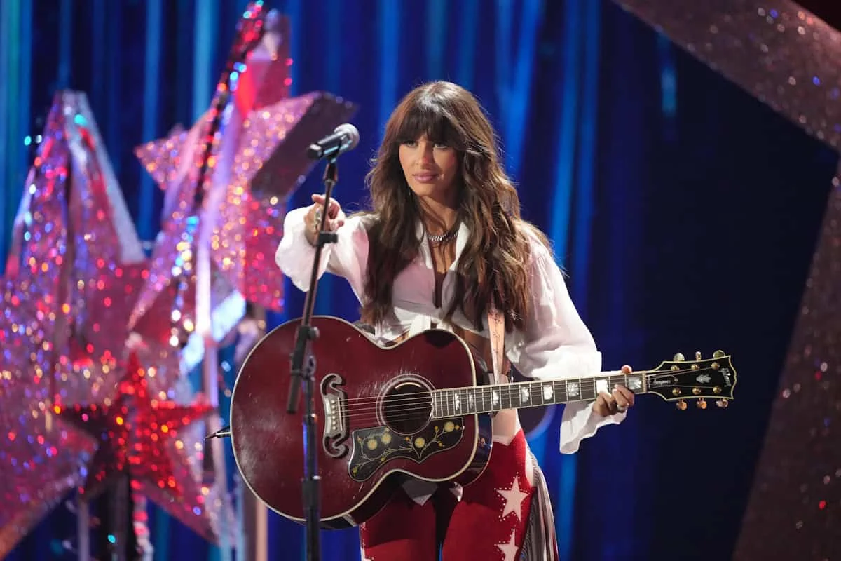 Ella Langley Urges Fans to Help 'Choosin’ Texas' Hit No. 1 On Billboard