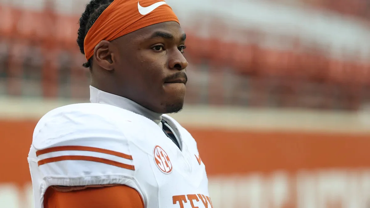 Colin Simmons and Texas defense hold off Tennessee 20-17