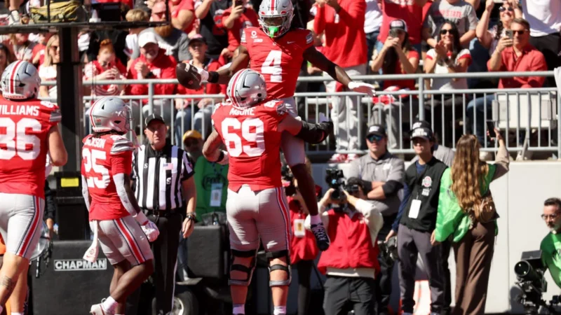 jeremiah smith Ohio State - Jeremiah Smith catches 4 touchdowns in Ohio State win over Illinois