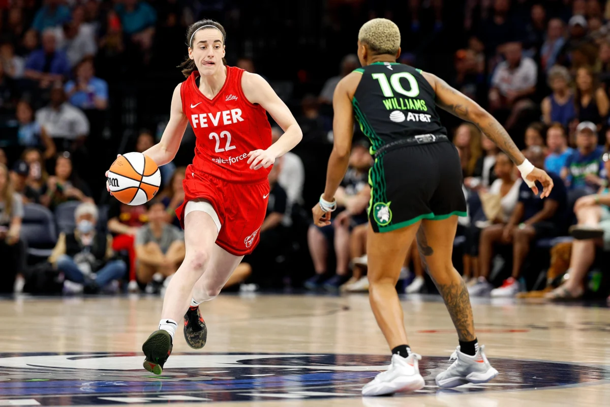 How many points did Caitlin Clark score today? Full stats, results