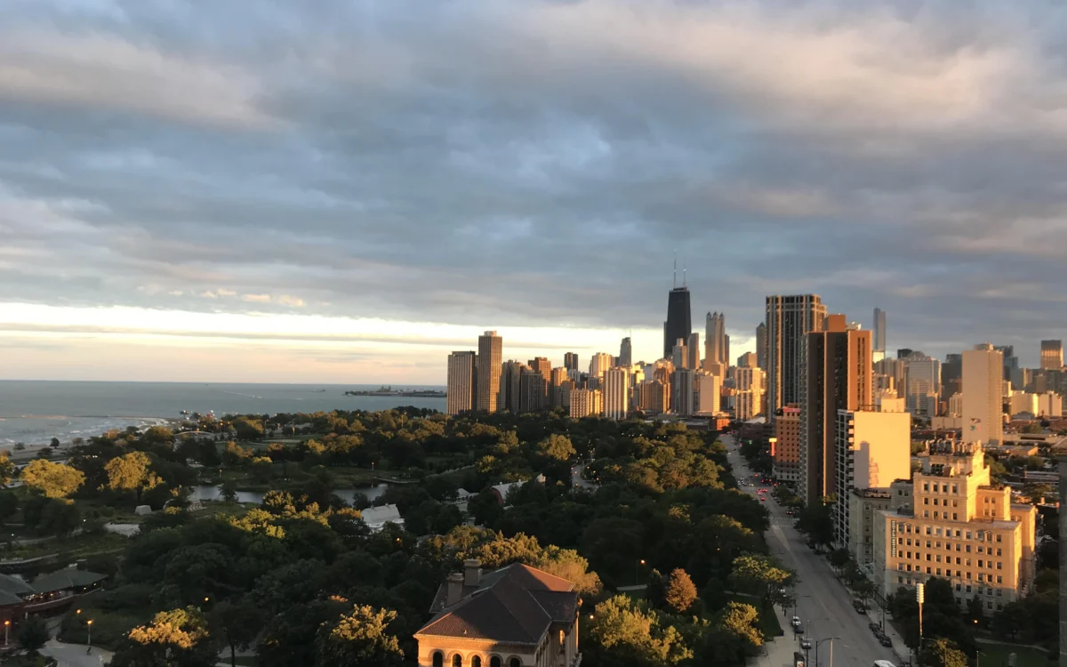 Golden hour on Sunday : r/chicago