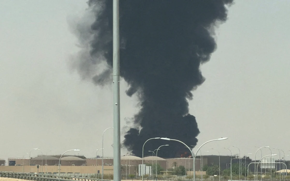 Saudi Arabia vows retaliation as Houthis threaten airport strikes