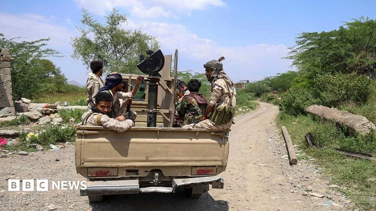 Houthis strike Saudi oil sites and encircle Yemen’s Taiz